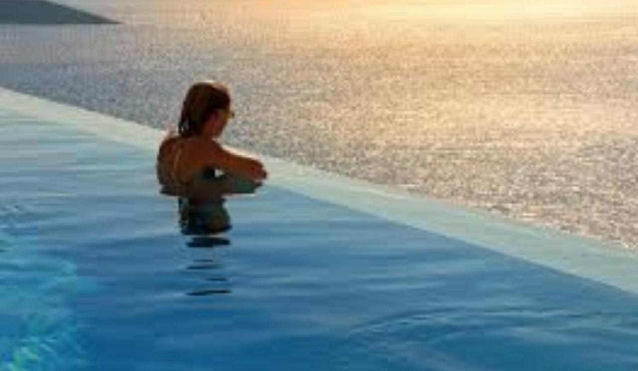 BLU SUITE COTTAGE SUL MARE e SWIMMING POOL Tricase Exterior foto