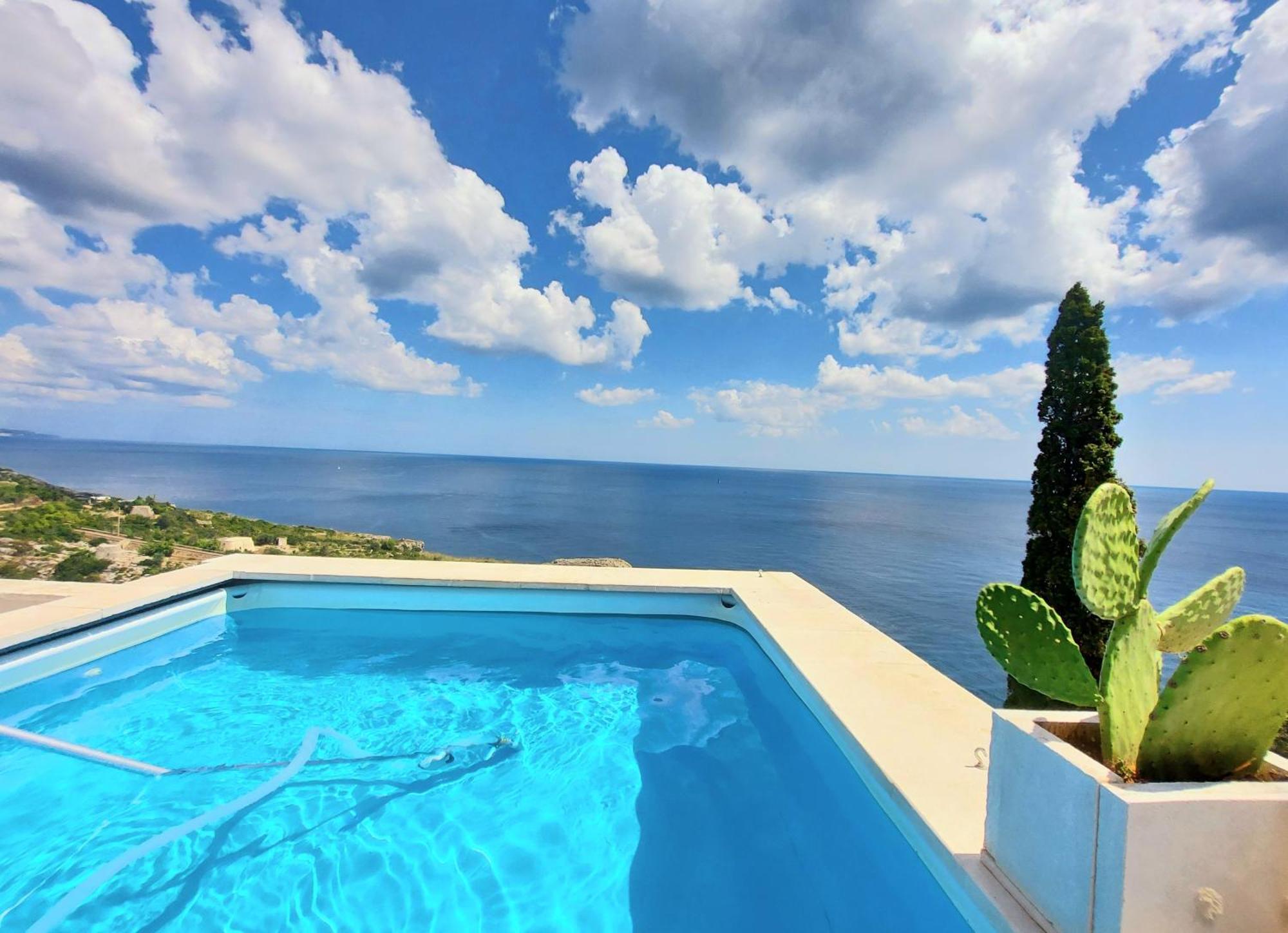 BLU SUITE COTTAGE SUL MARE e SWIMMING POOL Tricase Exterior foto